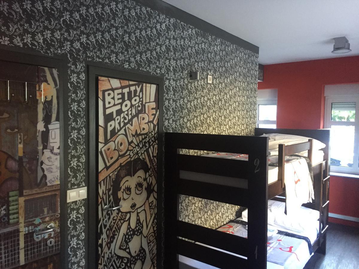 Hostel Paris ซาเกร็บ ภายนอก รูปภาพ