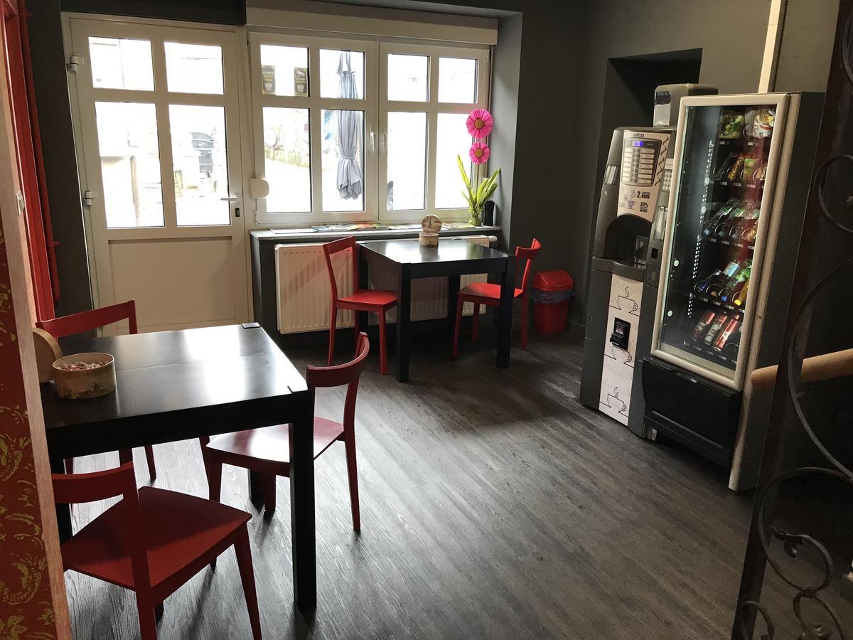 Hostel Paris ซาเกร็บ ภายนอก รูปภาพ
