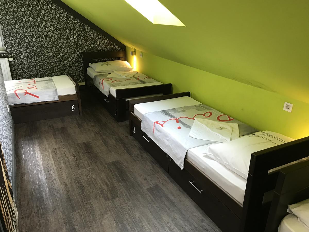 Hostel Paris ซาเกร็บ ภายนอก รูปภาพ